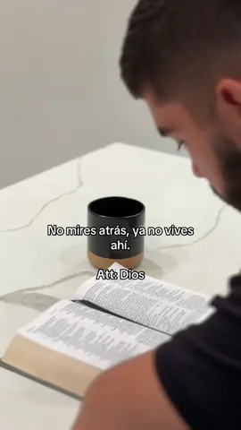 No mires atrás, ya no vives ahí. #Dios #jesus #jovenescristianos #fe #parati 