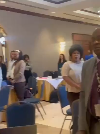 Ministè Jenès, Espò ak Aksyon Sivik (MJSAC) òganize, yon jounen dyalòg pou mete  sou pye tab sektoryèl jenès la vandredi 12 septanm 2025 nan otèl Karibe Petyonvil. Objektif la se rive kreye yon espas kote òganizasyon jèn yo, leta ak lòt patnè ka reflechi ansanm sou defi ak opòtinite ki konsène jenerasyon kap vini an. Minis Niola Lynn Sarah Dévalis Octavius fè konnen inisyativ sa a antre nan kad yon gouvènans enklizif ki mete jèn yo nan mitan desizyon piblik yo, kòm fòs motè sosyete a. #creatorsearchinsights #viral #capcut #foryou #haitiantiktok