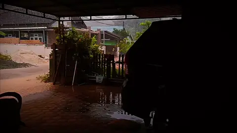 hujan badai 