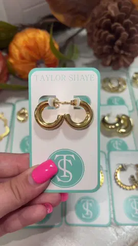 ✨ Add a little sparkle to your day ✨ Our Taylor Shaye gold earrings are the perfect finishing touch—lightweight, chic, and made to turn heads. Shop in-store or online today! 🛍️ #TaylorShaye #GoldEarrings #BoutiqueStyle #SouthernMelonBoutique #OOTD  