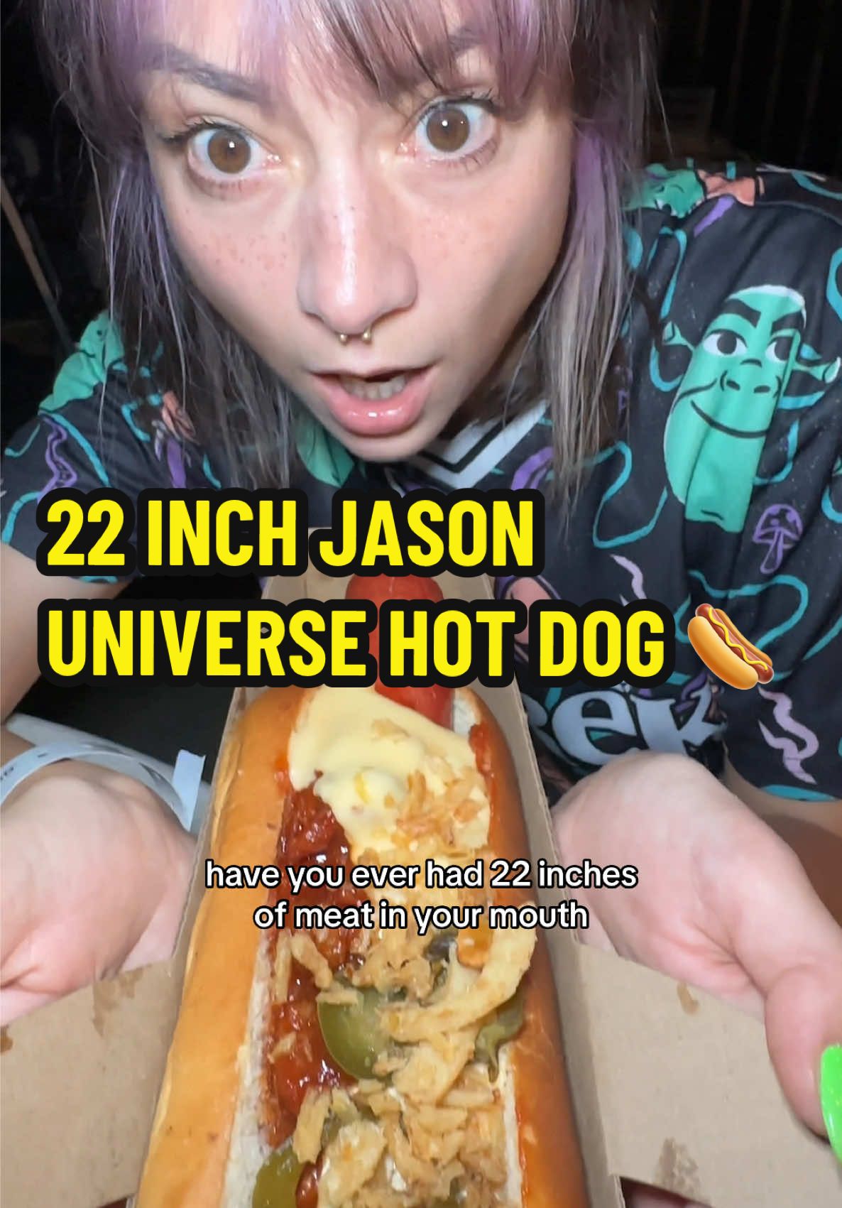 A new 22 inch hot dog has entered the villa 🌭 #universalstudios #hhn #horrornights #hotdogs 