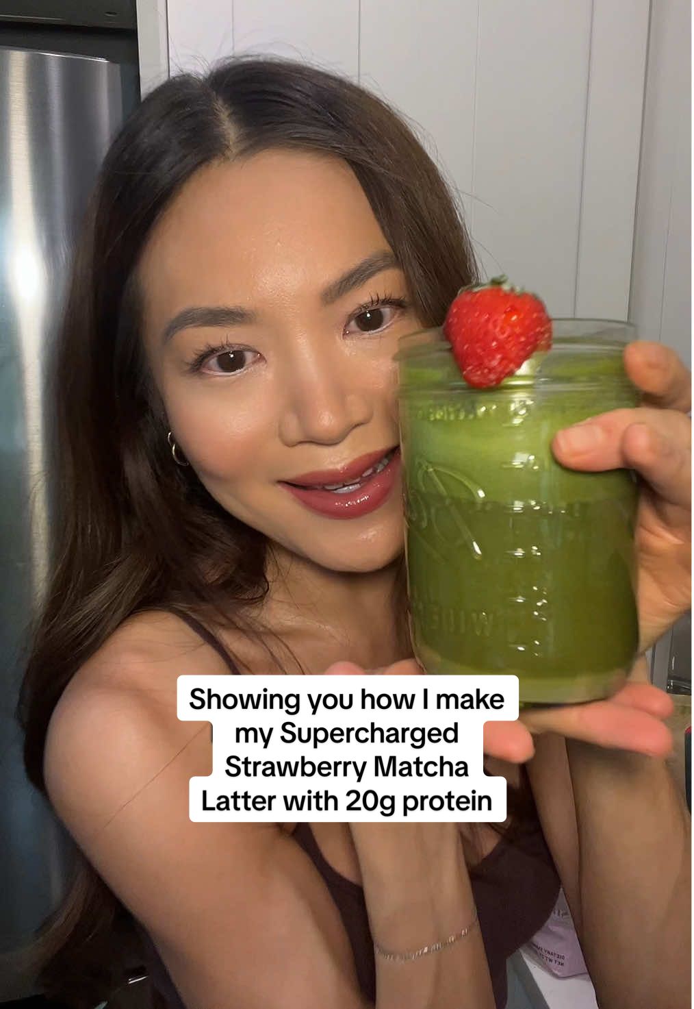 Your SUPERCHARGED strawberry matcha latte 🍓🍵  - 20g plant-based protein - 86 superfoods - 22 vitamin + minerals - 300 mg Ashwagandha - Probiotic + Prebiotic - Digestive Enzymes - MCT Oil + Omega 3 - NO dairy, gluten, added sugar,  artificial sweetner, soy @VitaHustle #plantprotein #highprotein #highproteinrecipes #matcharecipe #matchalatte 