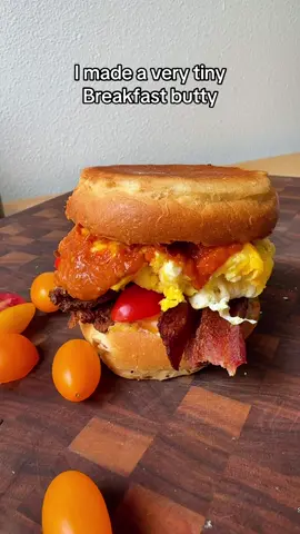 The tinyiest breakfast sandwich. Just a smol breakfast butty! #breakfast #breakfastideas #sandwich 