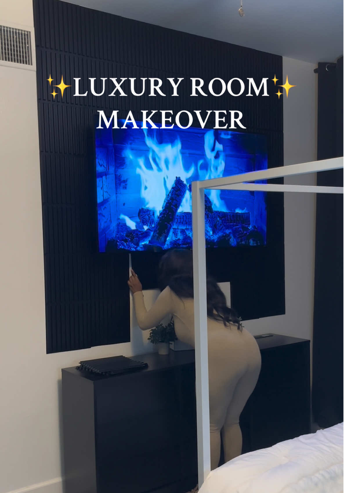 Start your room makeover today 🔥 these panels are super affordable 🖤  #wallpaper #accentwall #diywall #diyhomedecor #blackwallpaper 