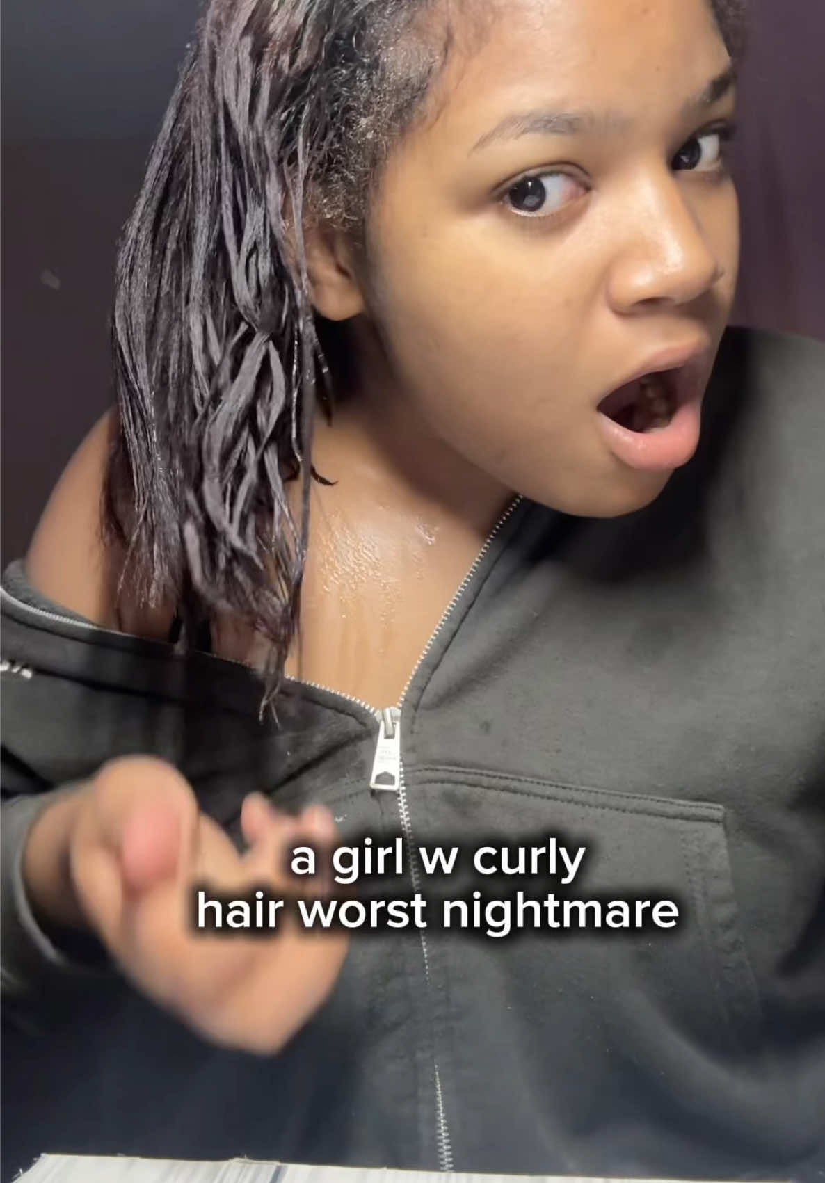 this had to be the worst day ever. heat damage is NO joke 😭😭 #fyp #curlyhair #heatdamage #curls #parati 