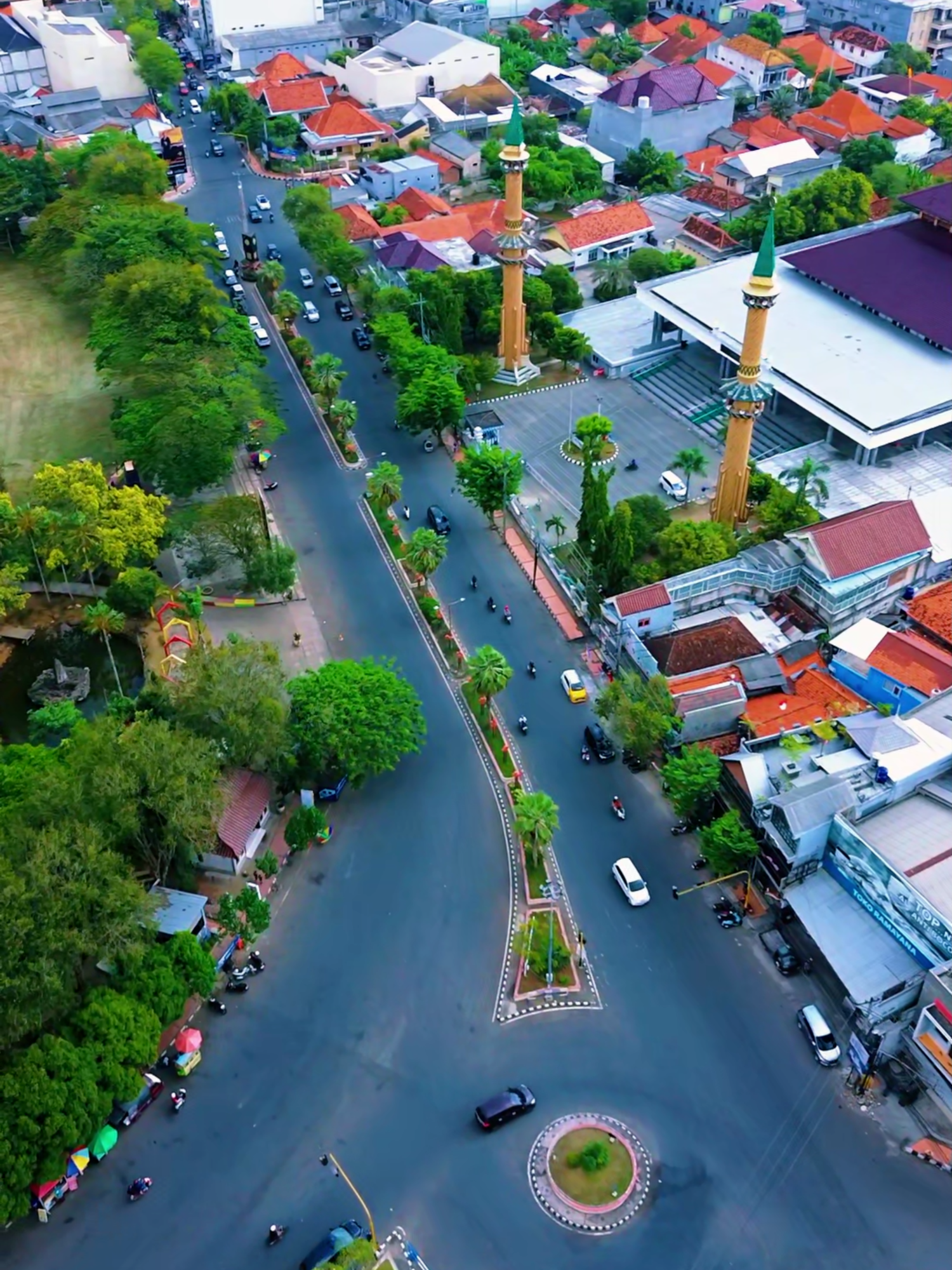 Ini versi Bangkalan yang lebih lengkap @muhammad.yzd2 @isdahl @ivan_dominor045 @ysz_xzx jangan lupa share dan follow biar dapat info terbarunya #bangkalan#bangkalanmadura#bangkalanhitz#bangkalanviral#bangkalanhits#bangkalan_madura#bangkalan24jam#bangkalankotadzikirdansholawat#lomaer#tangkelbangkalanmadura#suramadu#suramadusurabayamadura#martajasah_bangkalan#majeng#rokattasek#petiklaut#tradisimadura #petiklautbandaran#rokattasekbandaran#embongmereng#embongmerengburneh#masjidagungbangkalan#masjidbangkalan_madura#alunalunbangkalan#stadionbangkalan#stadionbangkalanmadura#taneansuramadu #sewadrone#dronebangkalan#drone#sinematik