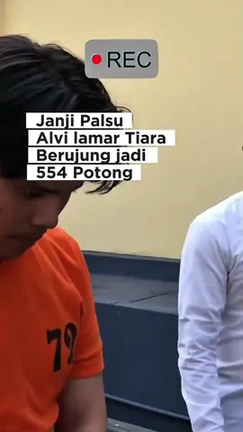 😭 Tahun ini semestinya menjadi momen bahagia bagi keluarga Tiara Angelina Saraswati (25). Putri sulung pasangan SD (51) dan SPN (48) itu rencananya akan dilamar kekasihnya, Alvi Maulana (24), usai neneknya pulang haji. Namun, rencana manis itu berubah duka setelah Alvi tega membunuh dan memutilasi Tiara. Acara tunangan tersebut belum sempat terwujud. Berganti dengan kabar sedih meninggalnya Tiara dengan cara yang tragis, Tiara dimutilasi Alvi jadi 554 potong. Sumber : DetikJatim