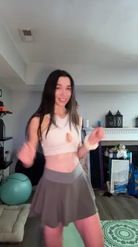Gatinha rebola 🫨 ‎  ‎  ‎  #dance #fyp #cosplayer #trend #Fitness 