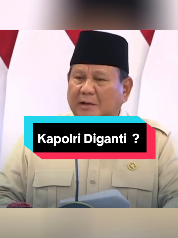 Presiden Prabowo Subianto dikabarkan telah mengajukan surat presiden (supres) ke DPR RI terkait pergantian Kapolri Jenderal Listyo Sigit Prabowo. Informasi yang beredar menyebutkan ada dua nama perwira tinggi Polri berpangkat Komisaris Jenderal (Komjen) yang disodorkan sebagai kandidat. Dua nama calon yang disebut-sebut itu masih disamarkan dengan inisial D dan S. Namun, saat sejumlah awak media mencoba mengonfirmasi kepada pimpinan maupun anggota Komisi III DPR mengenai surat presiden tersebut, tak ada jawaban resmi yang diberikan. #listyosigitprabowo #fyp 