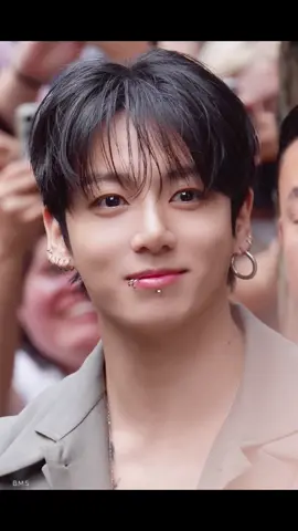 Main event of the show”: Netizens go gaga over Jungkook’s look for Calvin Klein Spring 2026 show during NYFW.  #jungkook #calvinklein #bts #army #fyp #viral 
