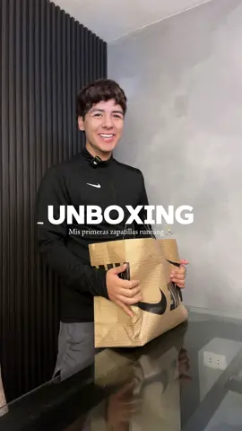 Supongo que con estas ya correré más de 6 km JAJSJSJS las amo 🫦  #unboxing #Running #zapatillas #runner #peru 😮‍💨