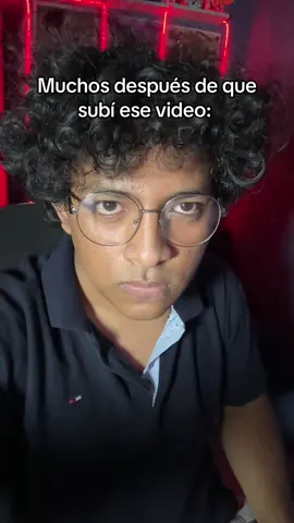 Como lo dije antes. Lamentablemente tuve que tomar ese camino. Pero eso no significa que cambiaré el contenido. Para nada. Al contrario yo seguiré enseñando a animar y a dibujar. En esta cuenta es lo único que verán. Conforme vaya pasando el tiempo dejaré de hablar del tema. #animation #blender #derpixon 
