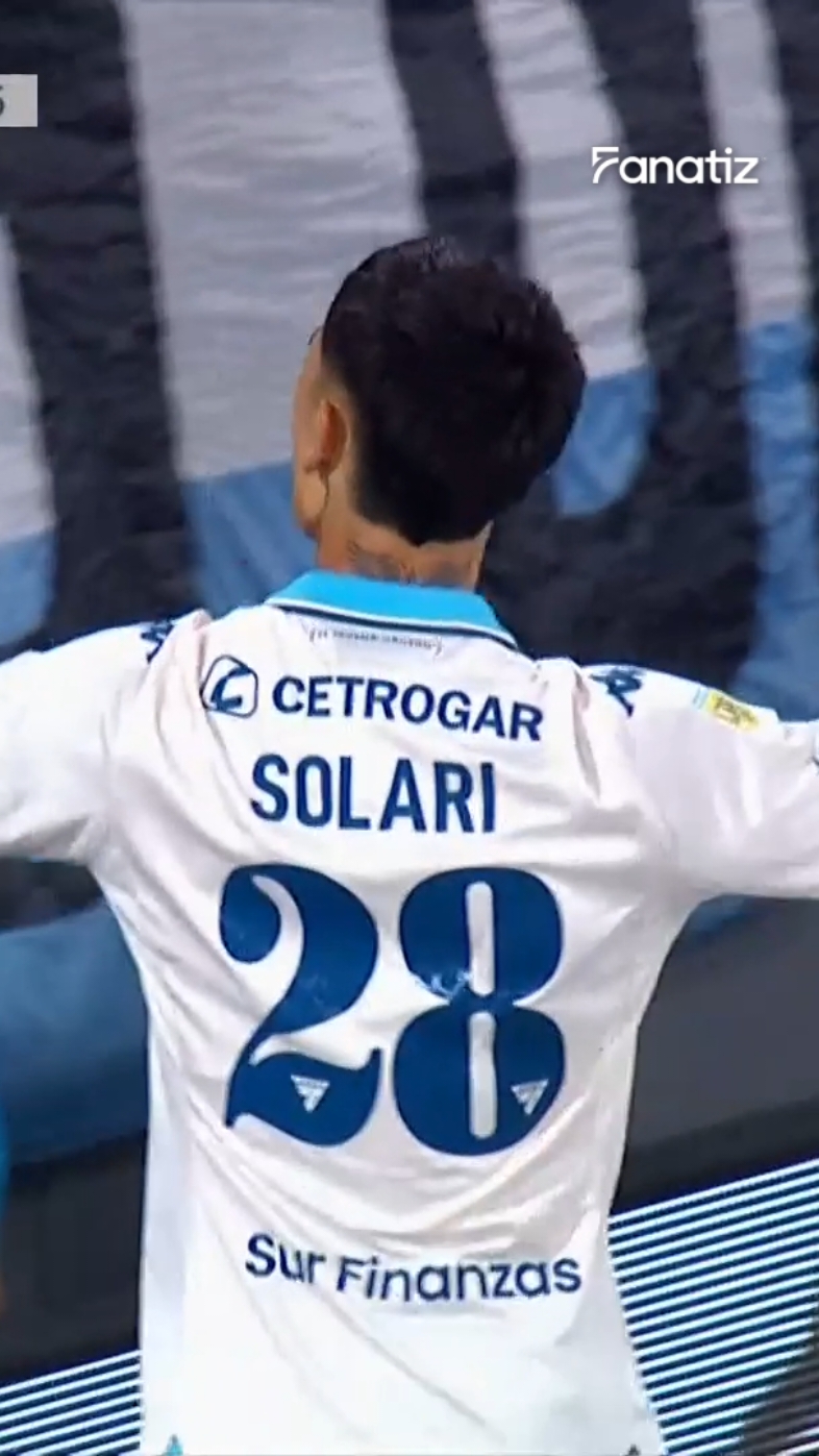 Santiago Solari puso el 2-0 para Racing El volante de la Academia aprovechó la mala salida del arquero de San Lorenzo para poner cifras definitivas al partido en el Cilindro. 📺 Disfrutá TODA la Liga Argentina en VIVO y en HD en #Fanatiz & #AFAPlay fuera de Argentina, Brasil y Chile. 📲 🌎 #Fanatiz #racing #sanlorenzo #TorneoBetanoApertura2025 #LigaProfesionalArgentina 