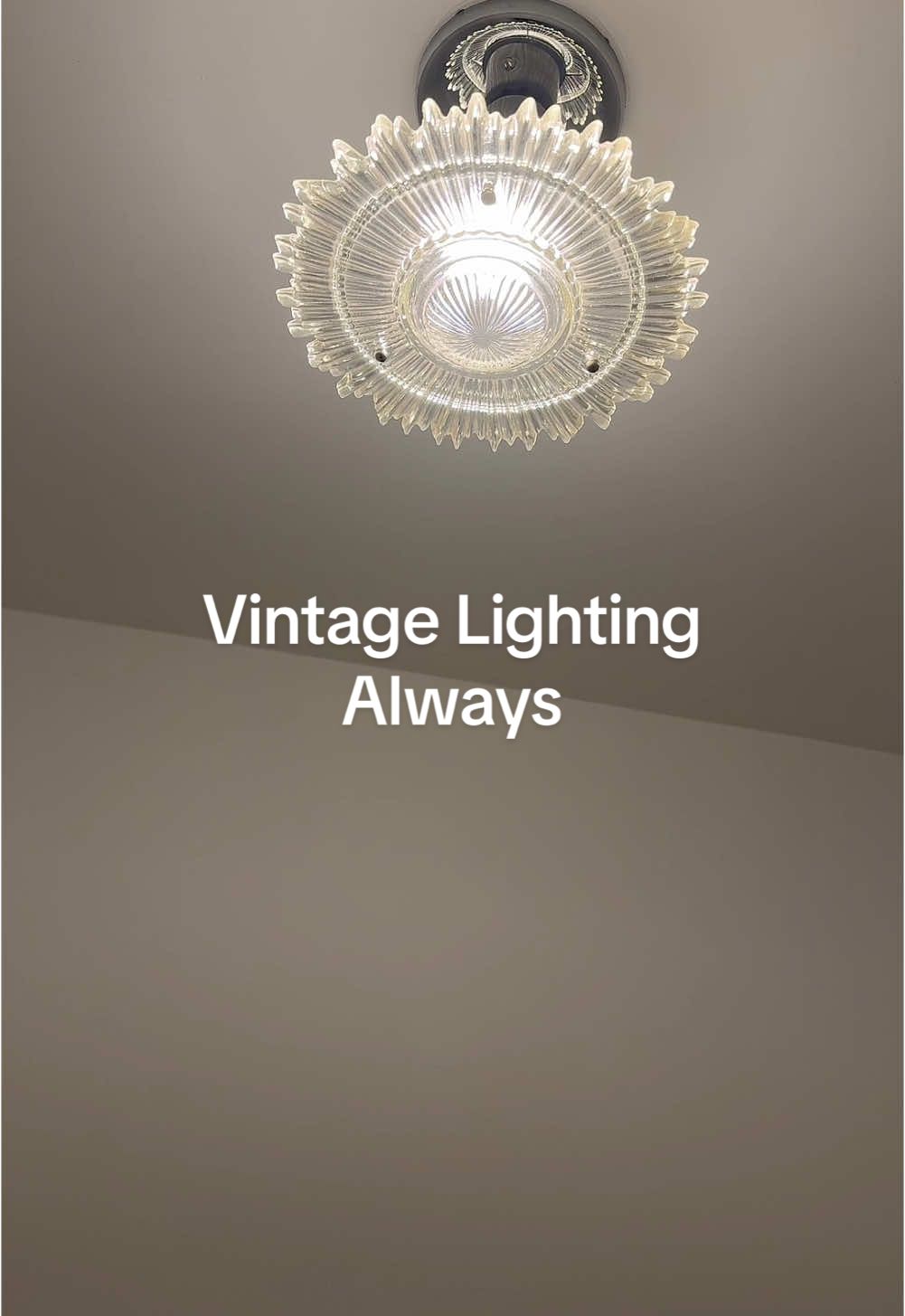 Vintage lighting and me 🤝 #vintage #lighting #interirodesign #fyp 