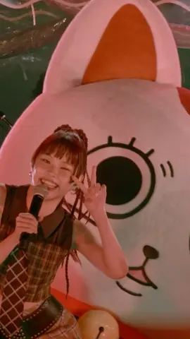 「新宿で暴れちゃうじゃんよ at 新宿東急歌舞伎町タワー前シネシティ広場」より、 「#革命道中 - #OnTheWay」のライブ映像をYouTubeにて公開中！ @『ダンダダン』TVアニメ公式  #アイナジエンド #アイナゲリラ