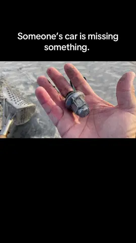 Well I hope they got another one #lost #metaldetect #digging #ocean #cars 