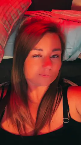 #blueeyes #smalltowngirl #backbrownhair 💋😋🥰