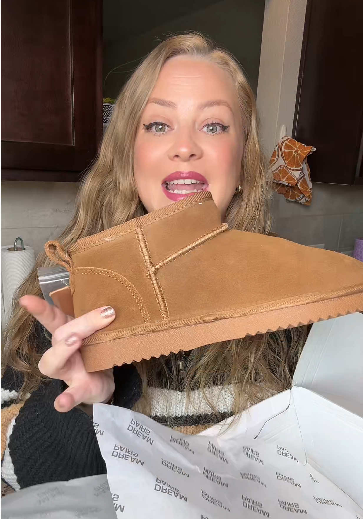 Such a good brand, all of their shoes are soo comfy and such good quality!! #ankleboots #furboots #miniboots #fallshoes #dreampairs 
