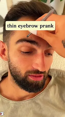 Funny thin eyebrow pranks🤣🤣#scarecam#prank#usaus#funnyprank#fyp