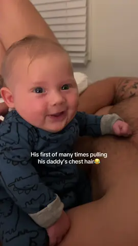 The first of many 😂 #firsttimeparents #firsttimemom #firsttimedad #parentsoftiktok #2monthsold 