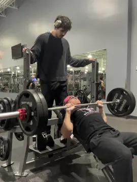 235 for 3 NEW PRRRER #gymmotivation #benchpress 