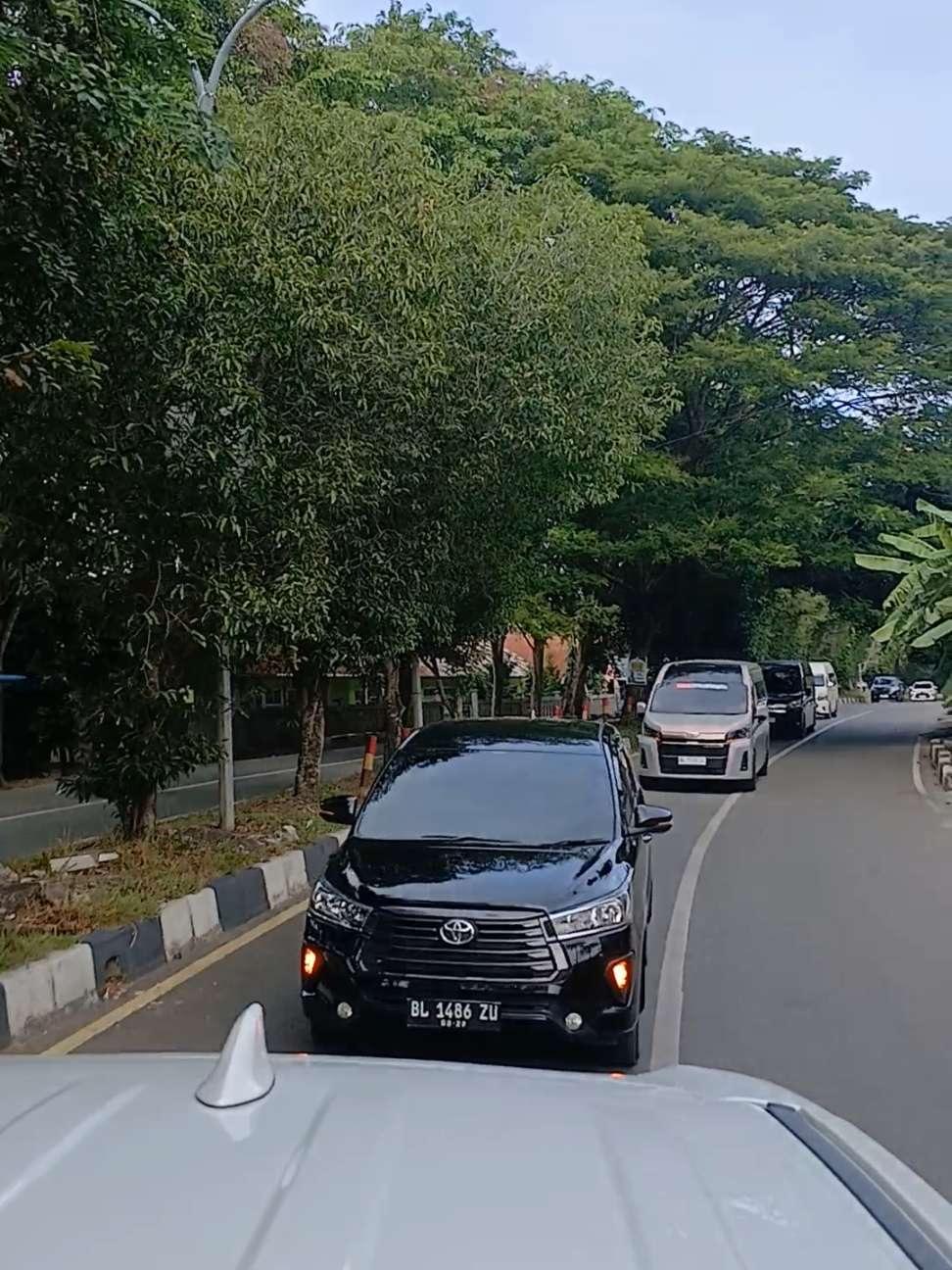 Pelayanan VIP Ketua Mahkamah Agung RI  . . #rentalmobilbanda #sewahiaceluxcuryaceh