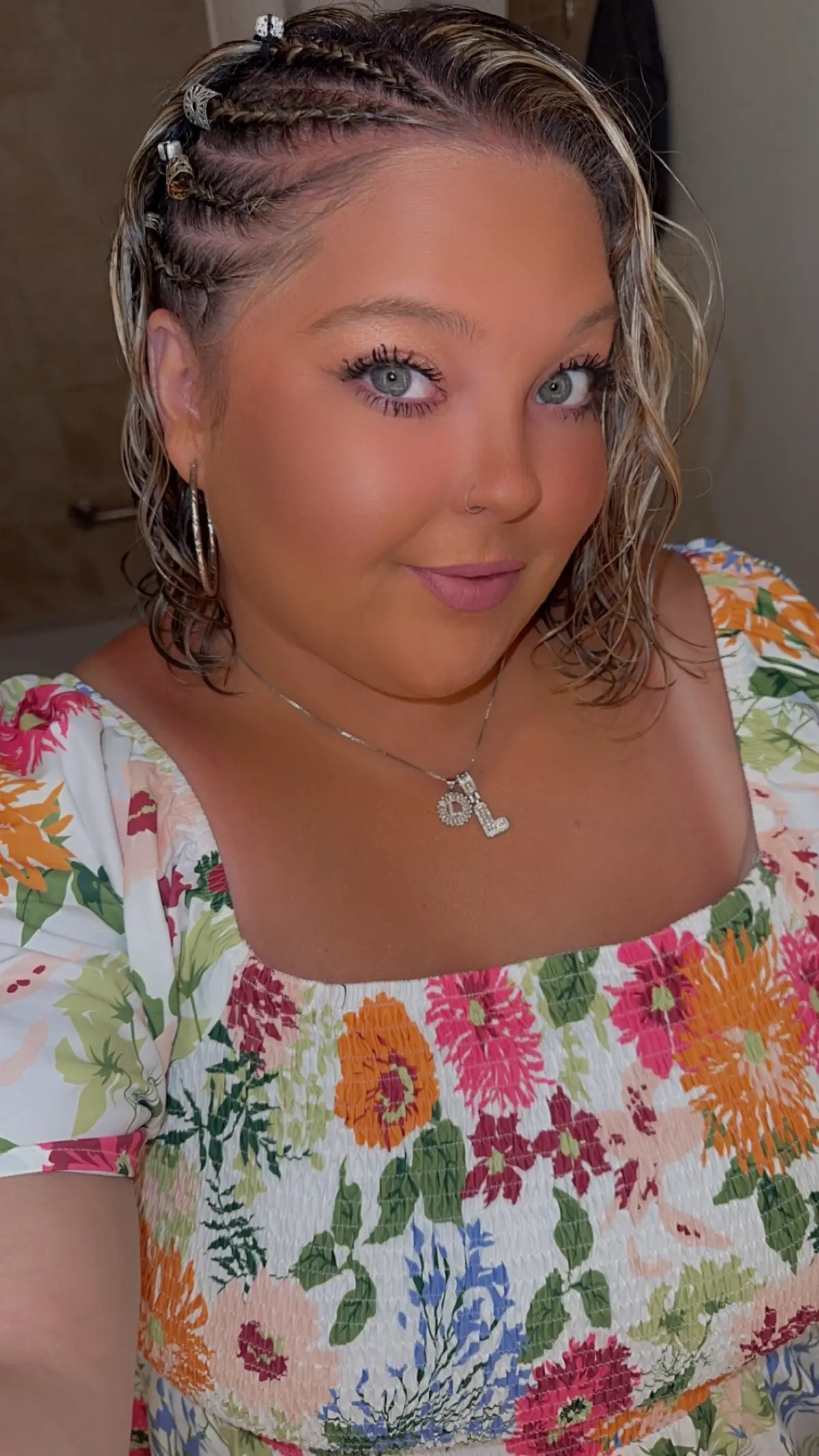 Dress and necklace from the TikTok shop! 😍 braids and tan from Aruba! 🌴 #fyp #makeup #hair #aruba #vacation 
