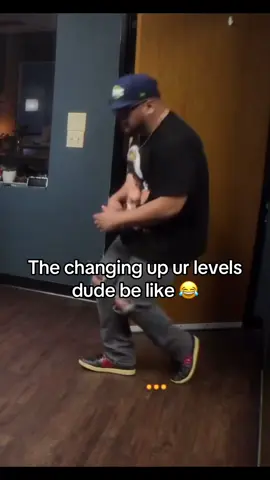 This has  me crying 😂😂 #fyp #explore #viral #funny #dance 