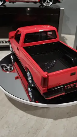 exelente fin de semana bandita  aqui les dejo esta trokita  escala :124 1993 chevy 454 SS