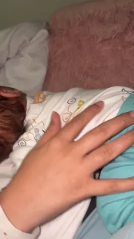 Can you tell my daughter Darleigh recorded?🤣🤭🖤 #MomsofTikTok #mamas #mam #babies 