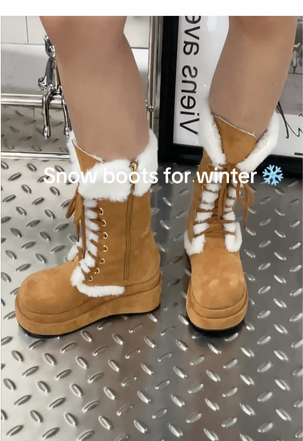 Snow ❄️ boots.#boot #winterboots #snowboots #brownboots #womenshoes #tiktokrestock #tiktokblackfriday 