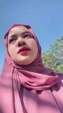 ombaknya terlalu besar, perahuku terlalu kecil bu :(