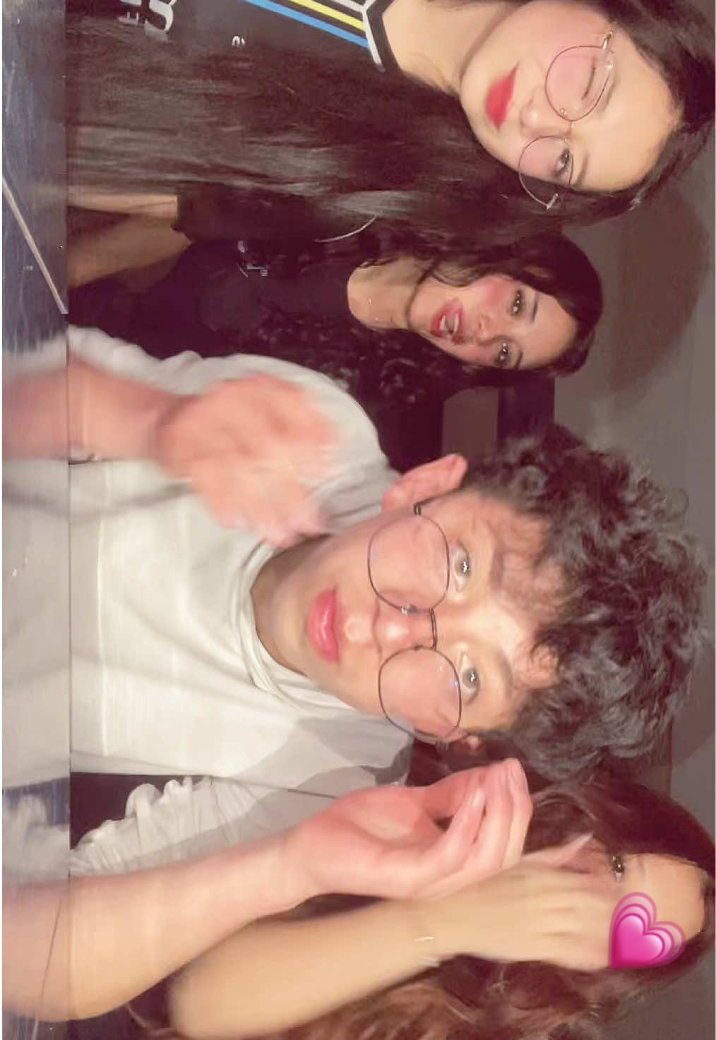 @its_veronica21 @Mika @celess!! ⋆ 𐙚 ̊. @Edu.Josue 