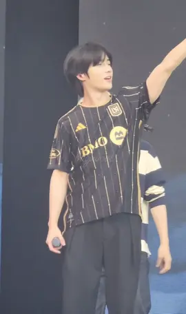 Be happy🥹🫶💙 [cr.boojwoos] #txt #txt_official_bighit #yeonjunday #txt4thgenleader 