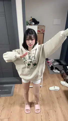 이번 후드티는 에이프릴에잇이다 #에이프릴에잇 #후드티 
