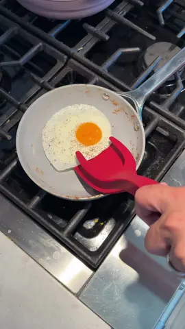 One of my favorite kitchen gadgets and kitchen essentials I’ve found! #tiktokshopcreatorpicks #creatoricons #kitchengadgets 