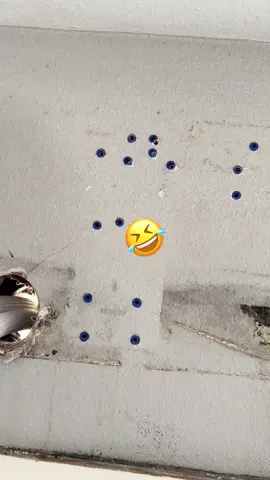 Encontramos demasiados tornillos y taquetes en tablaroca