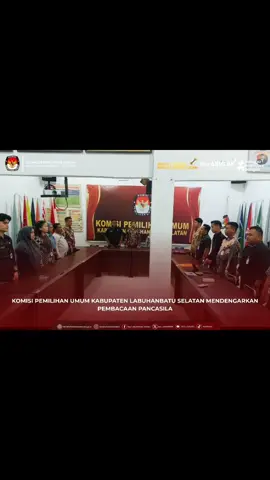 #TemanPemilih , Komisi Pemilihan Umum Kabupaten Labuhanbatu Selatan Mendengarkan Pembacaan Pancasila pada Hari Jumat Pukul 10.00 WIB di Kantor Komisi Pemilihan Umum Kabupaten Labuhanbatu Selatan (12/9/2025). Kegiatan Mendengarkan Pembacaan Pancasila diikuti oleh Plt. Sekretaris, Jajaran Kasubbag dan Staf di Lingkungan Komisi Pemilihan Umum Kabupaten Labuhanbatu Selatan. #KPUMelayani 