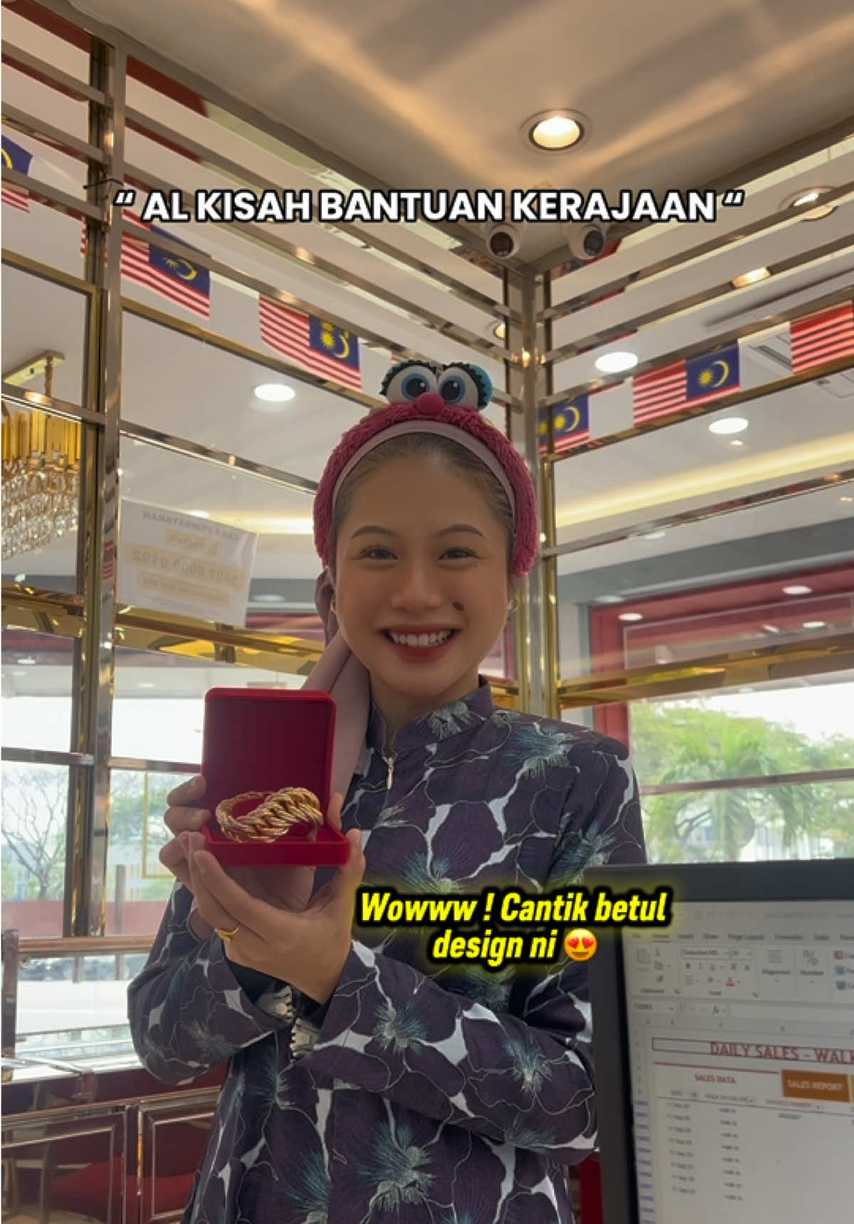 Sangat berguna 🤣 .. kalau macam ni hari-hari berkunjung ke kedai emas FAREHA #fyp #emasfarehasetiaalam #emas916 #emasfreeupah #lawakmalaysia #ngakak #kocakabis 