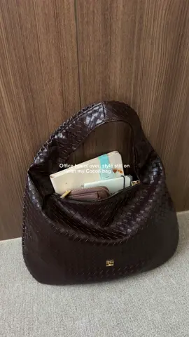 Workday ends, but my Cocoa bag moment continues 🤎 #baghaul #brown #fyp 