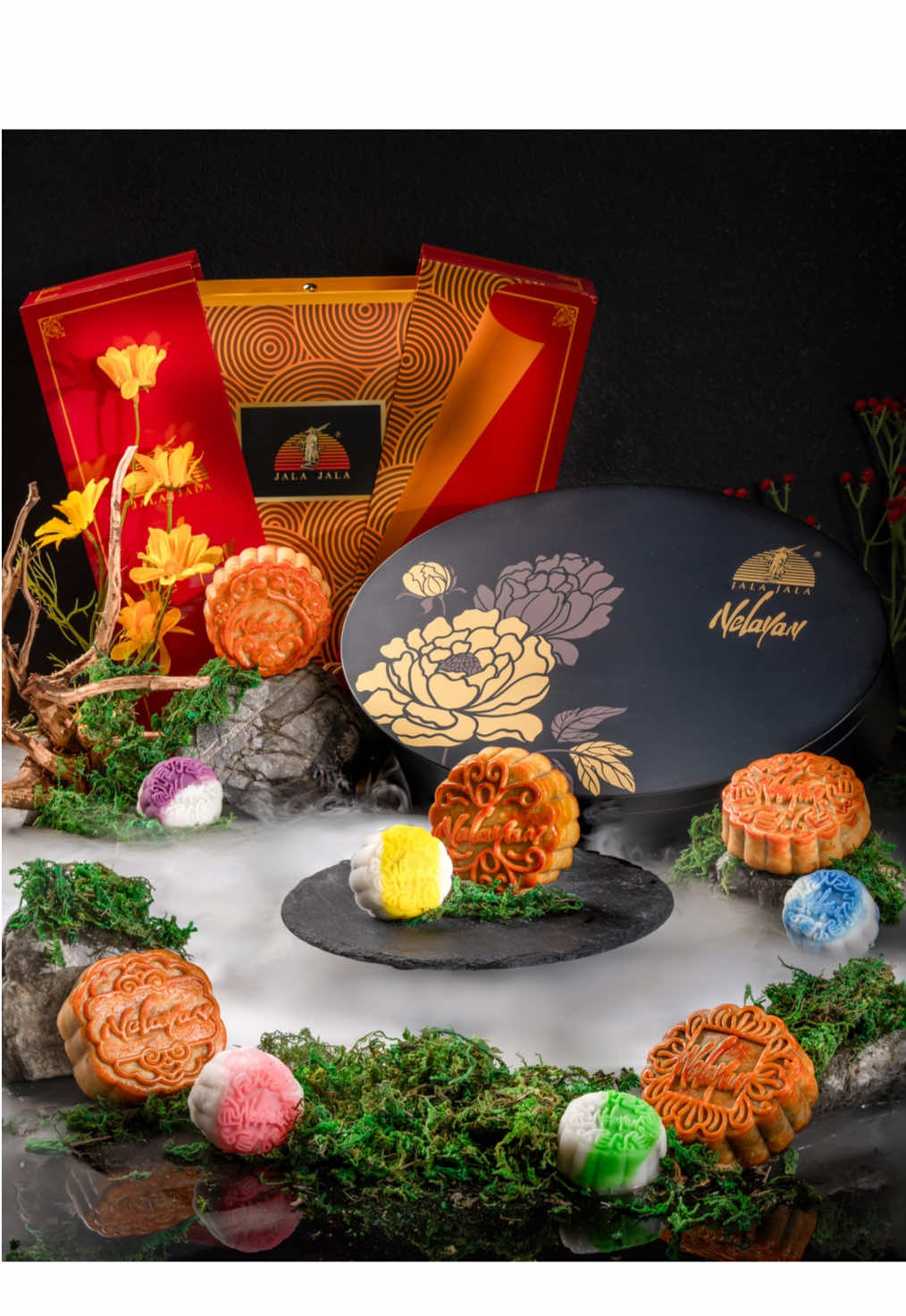✨ Celebrate the Mid-Autumn Festival with Nelayan Mooncake Collection 🌙 From timeless baked classics to delicate snow skin creations, each mooncake is crafted with elegance and meaning. A gift of tradition, a taste of togetherness. ✨ Limited availability — place your order today and make this season unforgettable. . . #nelayanrestaurant  #mooncake #jalajalamedan #mooncakefestival #midautumnfestival     