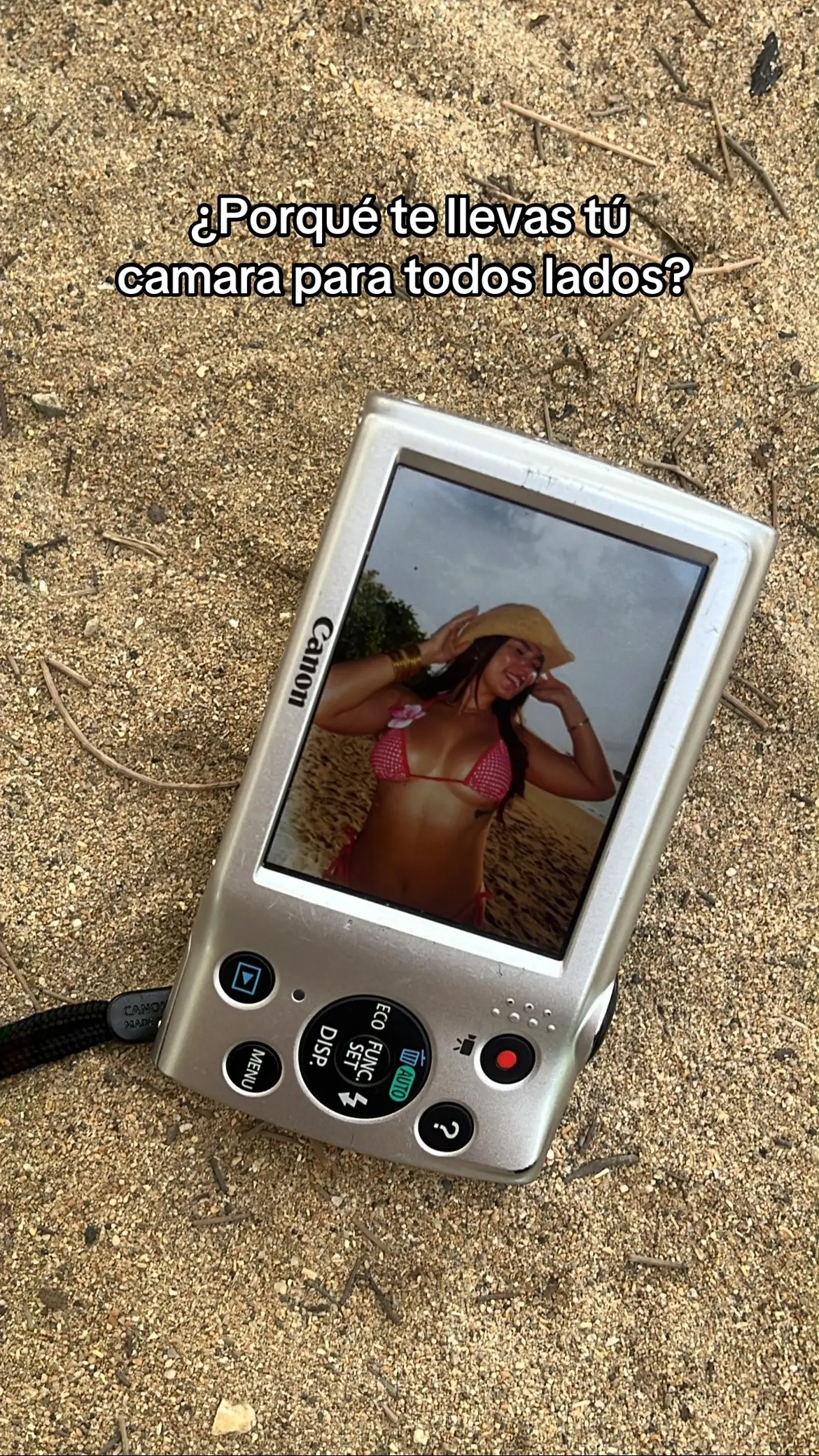 Mi digi cam y yo contra el mundo entero, la amo 🧚🏼‍♀️ #digicam #canonpowershot #digitalcamera #nostalgia #fyp 