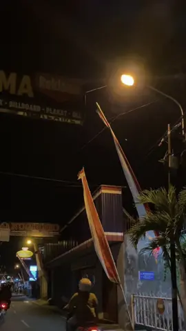 eleng kowe mencintai ora dicintai