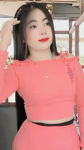 #မြင်ပါများပီးချစ်ကျွမ်းဝင်အောင်လို့🤒🖤 #tiktokmyanmar #အိန္ဒြေသူကွမ်းယာဆိုင်🤎 #လှည်းကူးသူလေး 
