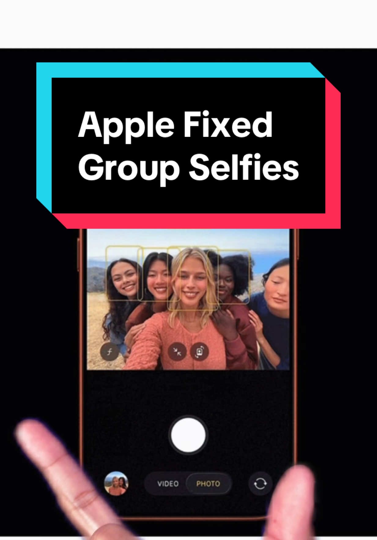 Apple just fixed group selfies #carterpcs #Tech #techtok #iphone17 #selfie 