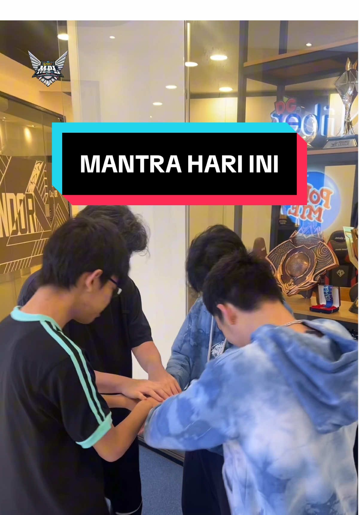 Gak cuma strategi & gameplay dari EVOS Kita, Derby klasik juga butuh kekuatan mantra dari EVOS Fams nih, yuk jadi satu!
