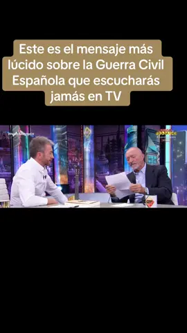 🔴 El mensaje más lúcido sobre la Guerra Civil Española: Arturo Pérez-Reverte lee la carta de Manuel Chaves Nogales, periodista republicano que vivió la contienda y autor de ‘A sangre y fuego’ (libro que, por cierto, Juan Antonio Bayona adaptará al cine) 🇪🇸 #tv #libros #BookTok #historia #movie  ▶️ @El Hormiguero