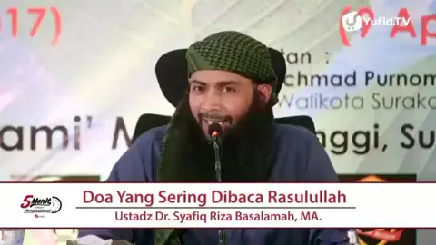 🎥 *Doa yang Sering Dibaca Rasulullah ﷺ*  -------------------------------- 👳🏻‍♂️ *_Ustadz Dr. Syafiq Riza Basalamah حفظه الله تعالى_* *~~~~~~~~~~~~~~~~~~* *MANHAJ SALAF* *بسم الله الر حمن الرحيم* 📗 _*Fawaid Hadist Bimbingan Islam*_ 🔊 *Hadist #56 - Doa Berlindung Kepada Allah Dari Kesesatan* 🌏 __________✒️ https://youtu.be/eHEwtvY6K3I?si=P3tlP8idmt86PSof https://bimbinganislam.com/fawaid-hadist-56-doa-berlindung-kepada-allah-dari-kesesatan/ عن ابن عباس رضي الله عنهما: أنَّ رَسُول الله – صلى الله عليه وسلم – كَانَ يقول: «اللَّهُمَّ لَكَ أَسْلَمْتُ، وَبِكَ آمَنْتُ، وَعَليْك تَوَكَّلْتُ، وَإِلَيْكَ أنَبْتُ، وَبِكَ خَاصَمْتُ. اللَّهُمَّ أعُوذُ بعزَّتِكَ؛ لاَ إلهَ إلاَّ أَنْتَ أَنْ تُضِلَّني، أَنْتَ الحَيُّ الَّذِي لاَ تَمُوتُ، وَالجِنُّ والإنْسُ يَمُوتُونَ». مُتَّفَقٌ عَلَيهِ Dari sahabat Ibnu Abbas radhiyallaahu ‘anhuma, bahwasanya Rasulullah shallallahu ‘alaihi wa sallam pernah bersabda: اللهم لك أسلمت، وبك آمنت، وعليك توكلت، وإليك أنبت، وبك خاصمت. اللهم إني أعوذ بعزتك؛ لا إله إلا أنت أن تضلني، أنت الحي الذي لا تموت، والجن والإنس يموتون Allaahumma laka aslamtu, wabika aamantu, wa’alaika tawakkaltu, wa-ilaika anabtu, wabika khaashamtu. Alllaahumma innii a’uudzu bi ‘izzatika, laa ilaaha anta an tudhillanii, antal hayyulladzi laa tamuutu, wal jinnu wal Onsu yamuutuun. Ya Allah, kepada-Mu aku berserah diri, dengan-Mu aku beriman, kepada-Mu aku bertawakal, kepada-Mu aku kembali, dan untuk-Mu aku bermusuhan. Ya Allah, sungguh aku berlindung dengan kemahaperkasaan-Mu, tidak ada ilah (yang haq) kecuali Engkau, dari Engkau menyesatkanku. Engkau Maha Hidup dan tidak mati, sedangkan jin dan manusia mereka pasti akan mati. (HR. Bukhari, Bab Tahajjud bil Lail, no. 1120 & Muslim, Kitab Dzikir wad Du’a, no. 2717) *Faedah Hadist* 1. Wajib bertawakal kepada Allah semata, karena Dia disifati dengan berbagai sifat kesempurnaan, sehingga hanya Dia semata yang (semua perkara) disandarkan kepada-Nya. 2. Semua hal selain Allah akan binasa, oleh karena itu mereka tidak berhak disandarkan (suatu masalah) kepadanya. 3. Disukai meneladani Nabi shallallahu’alaihi wa sallam pada kalimat ini yang mencakup (mencukupi kebutuhan) dan membatasi (meninggalkan kalimat yang tidak diperlukan), yang mengungkapkan kejujuran iman dan puncak keyakinan. 4. Penyerahan diri secara total, selalu kembali dan hanya berharap pada Allah Yang Maha Kuasa, siapa yang merasa mulia tanpa pertolongan Allah Ta’ala, jadilah ia hina. Siapa yang meminta petunjuk pada selain-Nya, maka ia tersesat, sebaliknya yang berpegang teguh dengan tali agama Allah Ta’ala, maka ia menjadi mulia dan sejatinya telah berpegang teguh dengan tali yang amat kokoh. 5. Allah Ta’ala Maha Hidup sesuai dengan kesempurnaan dan keagungan-Nya. Manusia dan jin semuanya bakal mati tanpa terkecuali. Wallahu Ta’ala A’lam. ✍️ Ditulis oleh: Ustadz Fadly Gugul S.Ag hafidzahullahu Ta'ala. Referensi: Syarah Riyadhus Shalihin karya Syaikh Shalih al Utsaimin dan Kitab Bahjatun Naadziriin Syarh Riyaadhish Shaalihiin karya Syaikh Salim bin ‘Ied Al Hilaliy. *بارك الله فيكم* *💚 Karomah* .
