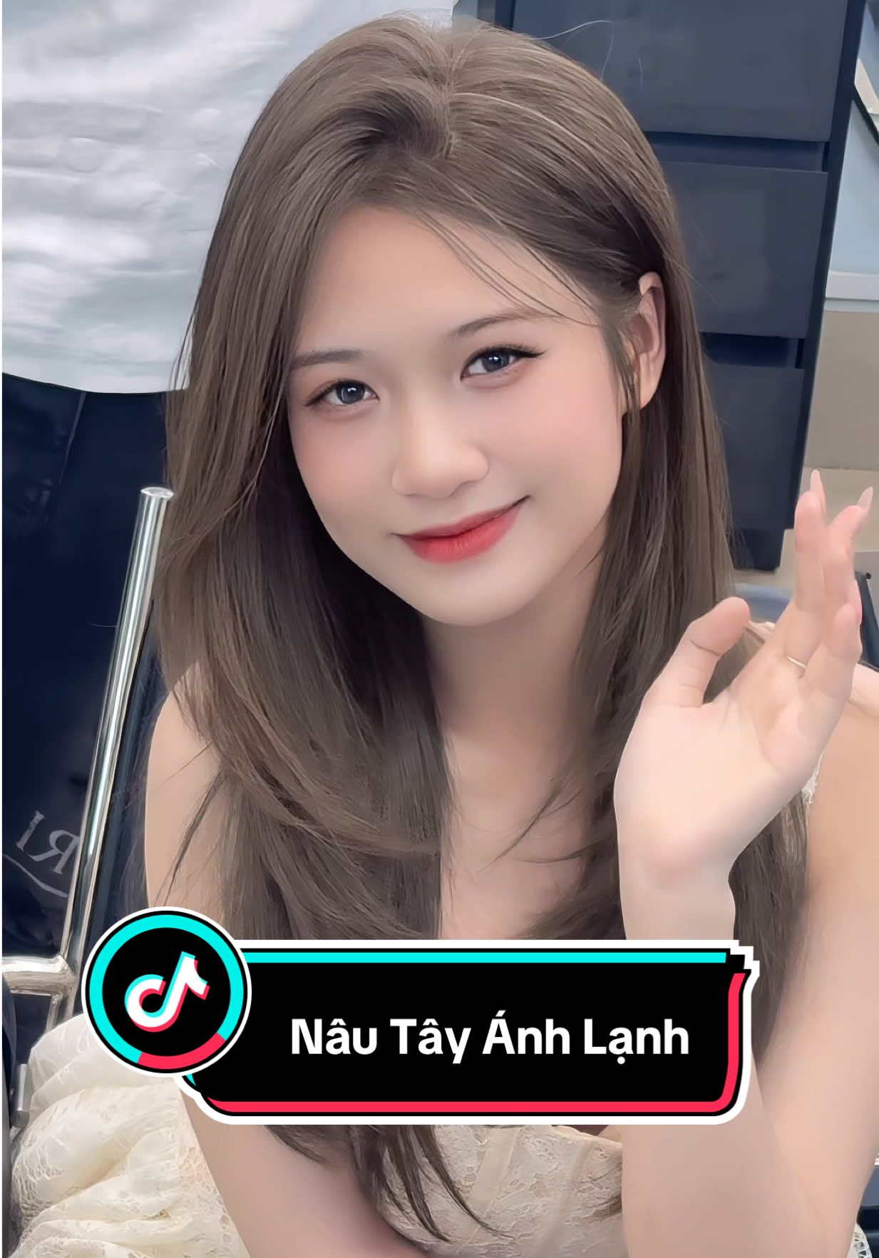 Màu Nâu Tây Ánh Lạnh siêu sáng da cho mấy ní luôn #queenhairsalonquan7 #queenhairsalonq9 #xuhuongtiktok #queenhairsalon 