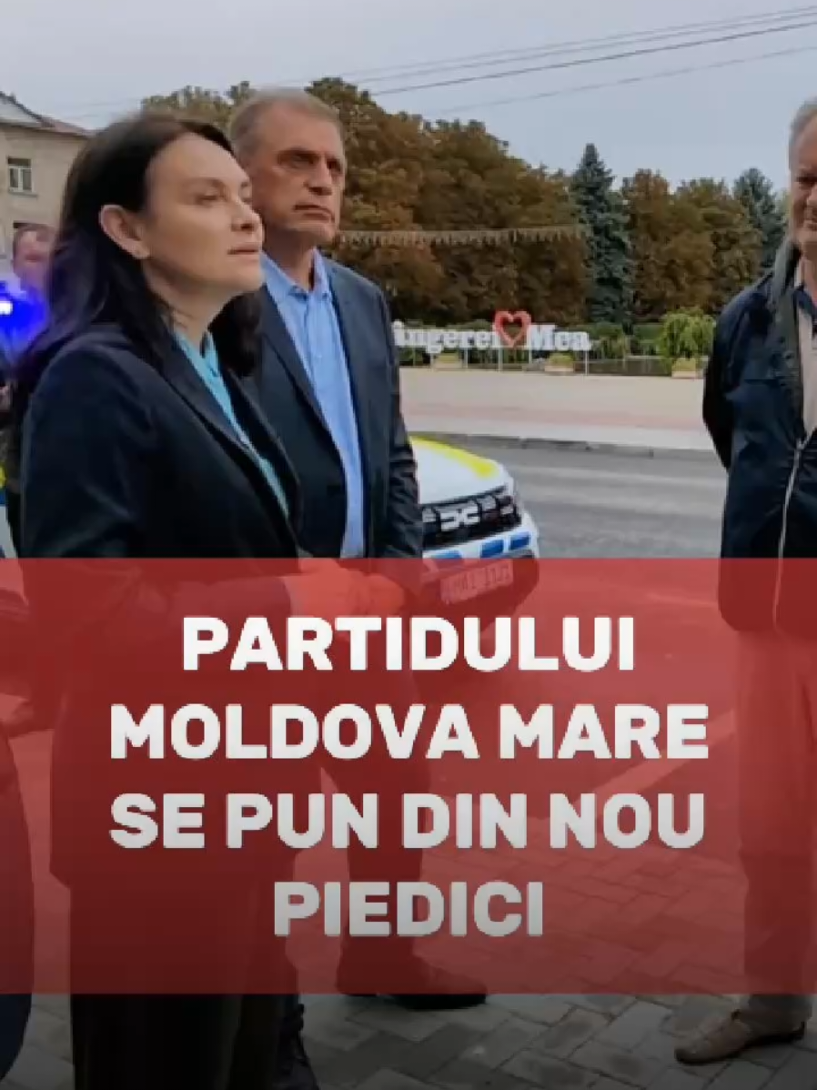 La Sîngerei regimul puterii a demonstrat în mod deschis că democrația pentru ei e doar un sunet gol, iar poporul - dușmanul tratat cu dispreț.  Poliția a blocat toate cele trei intrări în oraș, doar pentru a împiedica întâlnirea partidului Moldova Mare cu oamenii.  În loc de dialog — cordoane.  În loc de democrație — intimidare și presiune.  Sub lovitura acestor acțiuni au ajuns nu numai membrii echipei noastre, ci și cetățenii simpli, care au avut curajul să vină la întâlnire cu noi. La această acțiune rușinoasă s-au alăturat și primarul cu adjunctul său. Au venit cu steaguri PAS și au declarat obraznic că „nu avem dreptul să vorbim cu oamenii”.  Asta este „democrația” lor?  Asta este „calea europeană” pe care o invocă ani la rând? Declarăm în mod deschis: dacă asta este viziunea PAS privind libertatea și drepturile omului, atunci această cale spre Europa nu valorează nici o para chioară.  Așa guvernare cu metodele sale criminale nu va conduce Moldova în Europa nici în 2030! Sandu și regimul ei se tem de popor, se tem de adevăr, se tem de partidul Moldova Mare!  Dar să luați aminte: oricât v-ați ascunde în spatele poliției — deja ați pierdut! Puterea nu aparține PAS, nu aparține d-nei Sandu, nu aparține funcționarilor. Puterea aparține poporului! Partidul Moldova Mare va apăra fiecare cetățean, va apăra pământul nostru și viitorul țării — cu Dumnezeu în suflet și credință în victorie! 🕊 В Сынжерей власть открыто показала, что демократия для неё — пустой звук, а народ для неё — враг. Полиция перегородила все три въезда в город, чтобы не допустить встречу партии Moldova Mare с людьми. Вместо диалога — кордоны. Вместо демократии — запугивания и давление. Под удар попали не только наша команда, но и простые горожане, которые осмелились прийти на эту встречу с нами. К позорной акции подключились даже мэр со своим заместителем. Они пришли под флагом PAS и цинично заявили, что нам «нельзя разговаривать с людьми». Это и есть их «демократия»? Это ли тот самый «европейский путь», которым они прикрываются? Мы заявляем открыто: если это и есть представление о свободе и правах человека по версии PAS, то грош цена такой дороге в Европу. Эта власть с её преступными методами не приведет Молдову в Европу и в 2030! Санду и её режим боятся народа, боятся правды, боятся партии MOLDOVA MARE! Но запомните: сколько бы вы ни прятались за полицию — вы уже проиграли. Власть принадлежит не PAS, не Санду, не чиновникам. Власть принадлежит народу! Партия MOLDOVA MARE, будет защищать каждого гражданина, нашу землю и будущее страны — с Богом в душе и верой в победу.#moldovamare🇲🇩🇲🇩🇲🇩 #moldoveni #victoriafurtuna #🇲🇩moldovamarevotat 